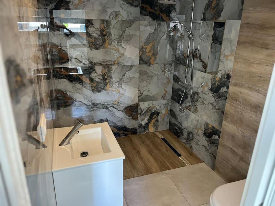 Maisonnette Avec Terrasse Avec Spa Privatif Lutterbach المظهر الخارجي الصورة